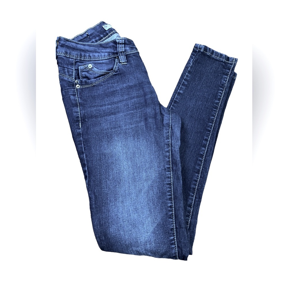 YMI Wannabebutt Dark Wash Skinny Jeans Heart Pocket‎ Detail Size 3